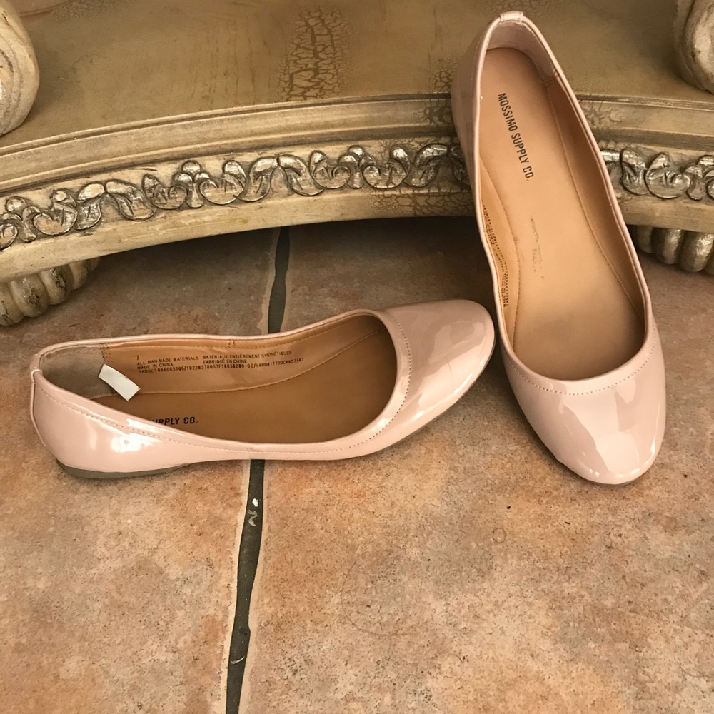 Mossimo Supply Co beige flats